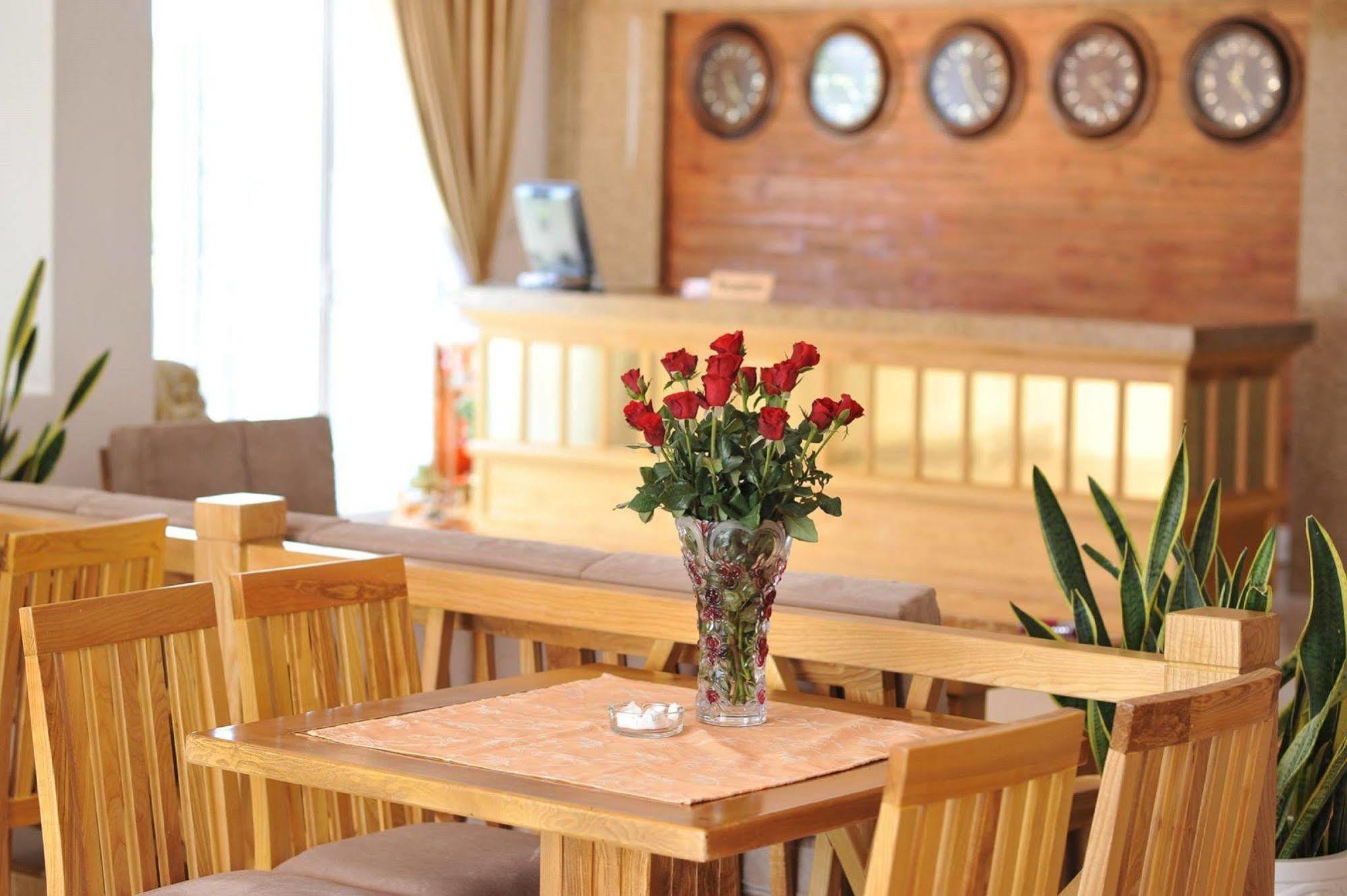 Allure Hotel Thuy Trieu Екстер'єр фото